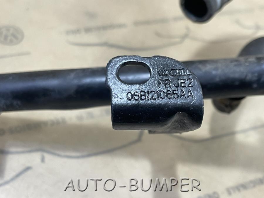 Audi A4 2001- Трубопровод системы охлаждения 06B121065AA
